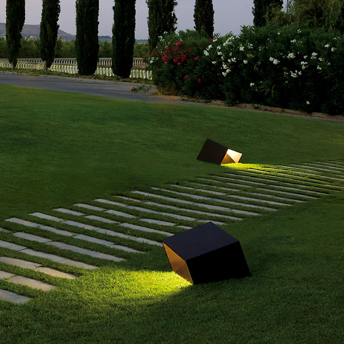 Modern Cube Solar Garden Light