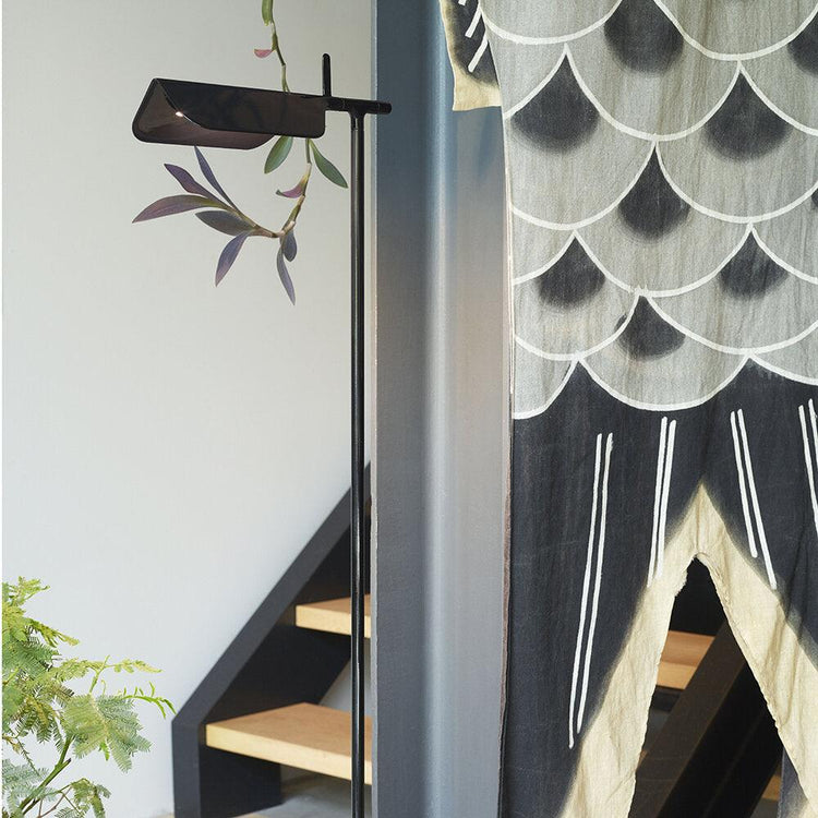 Moderne Streamline Steel Gulvlampe