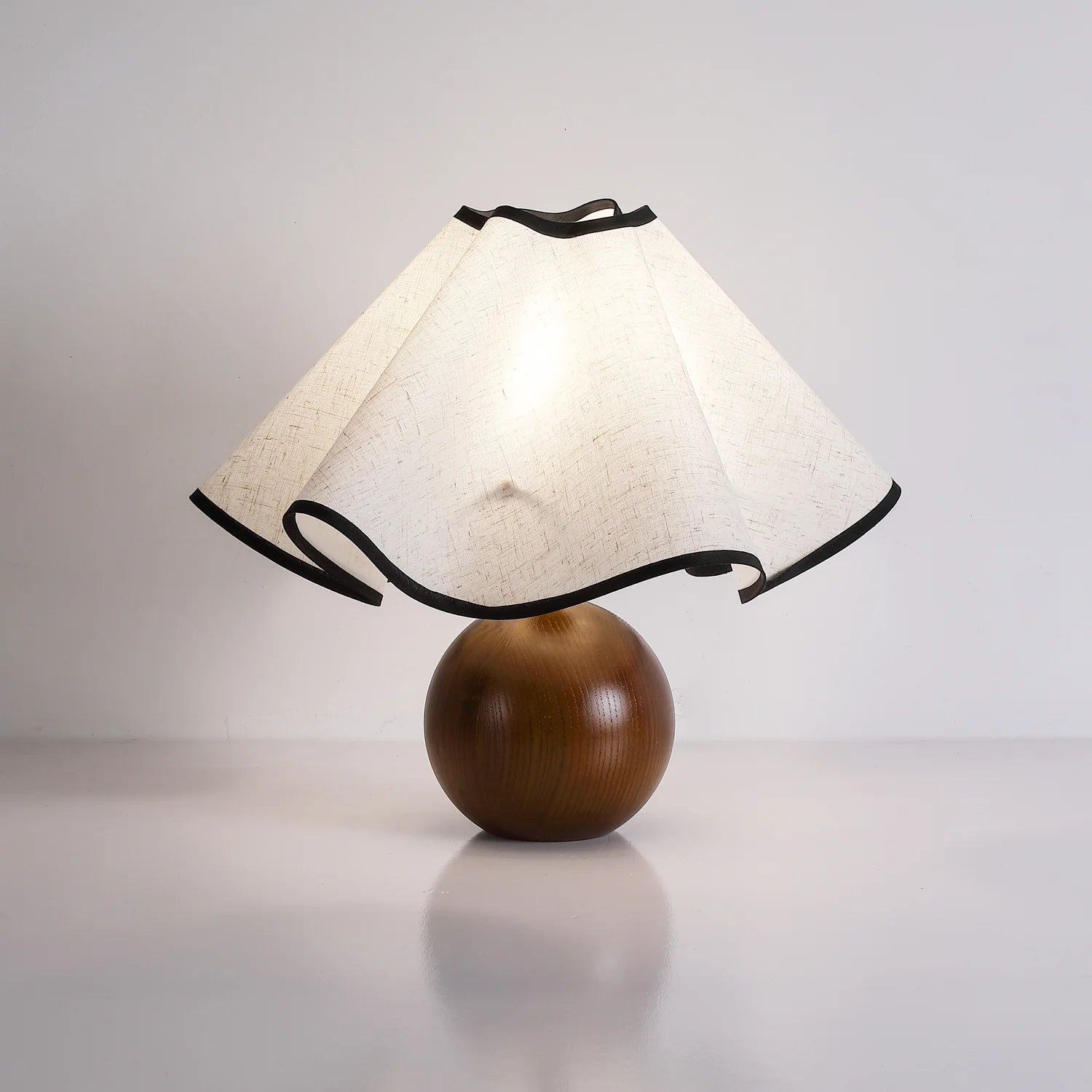 Lampe de table classique en tissu cloche