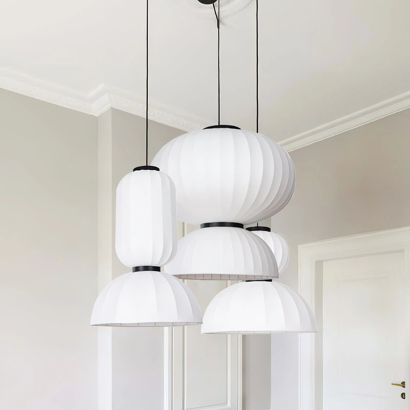 Suspension ronde minimaliste en soie