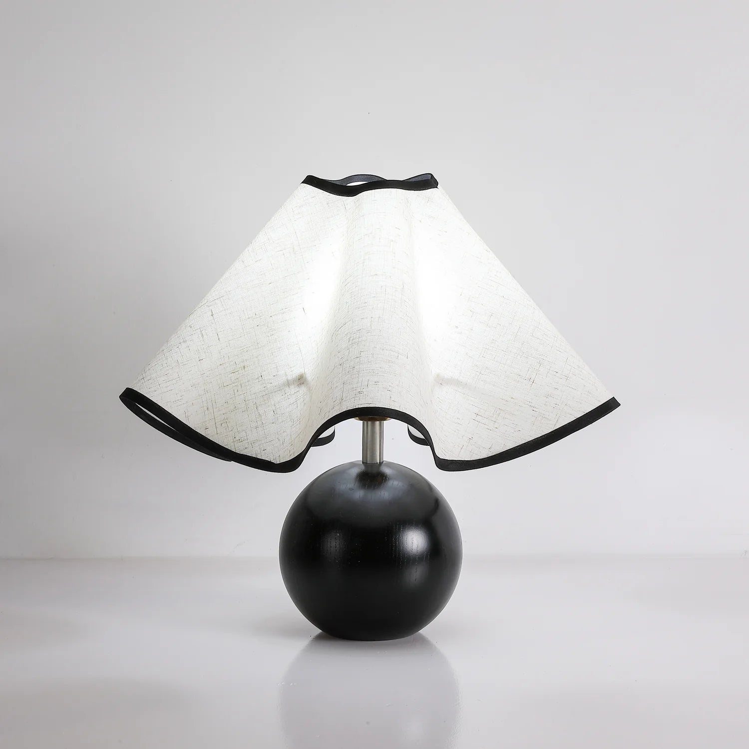 Lampe de table classique en tissu cloche