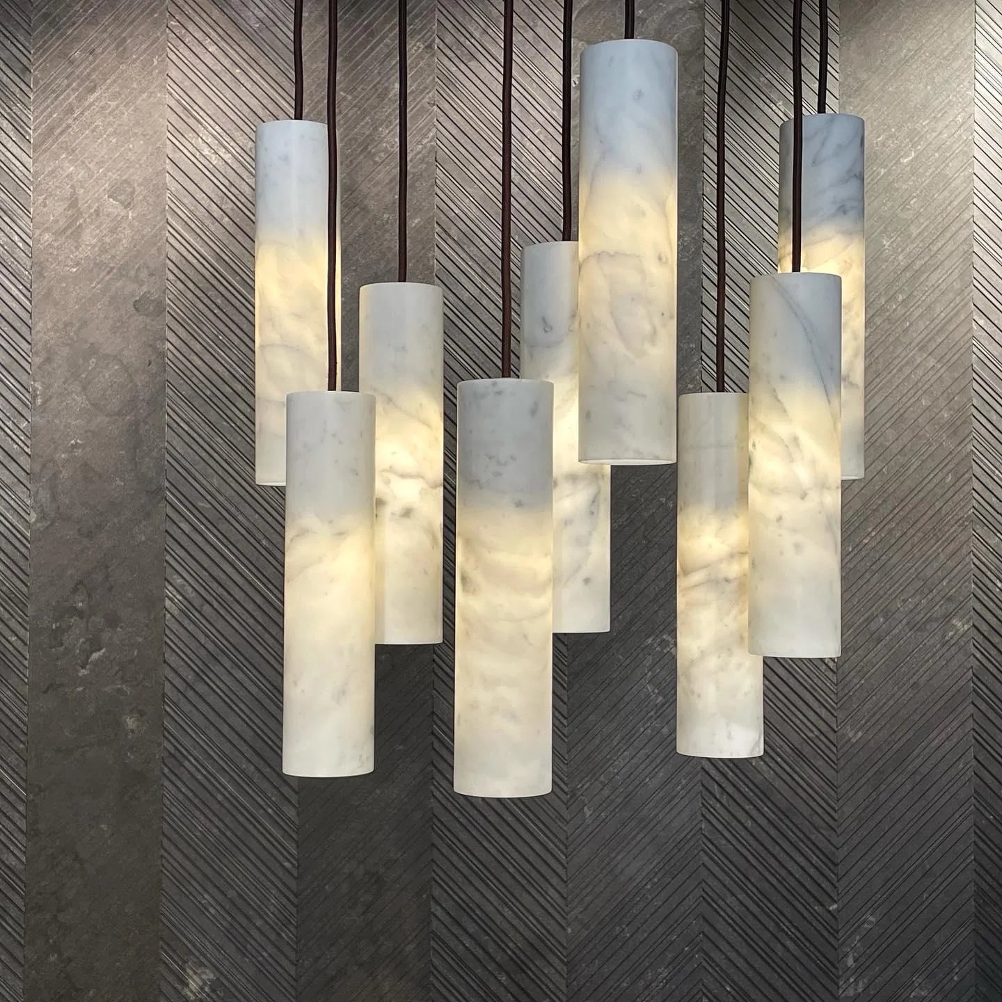 Lampe à suspension élégante en marbre cylindrique