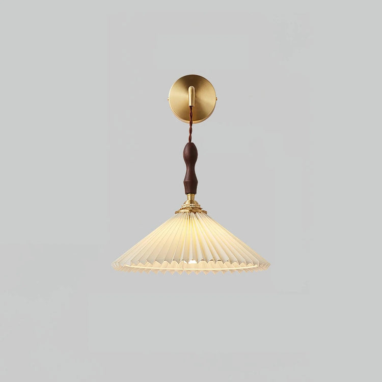 Moderne plisseret valnød væglampe