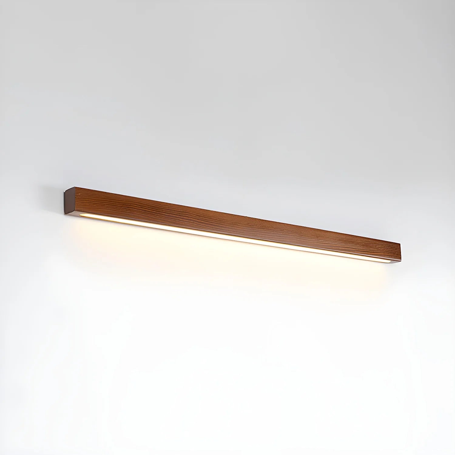 Lampada da parete contemporanea in legno Arlo