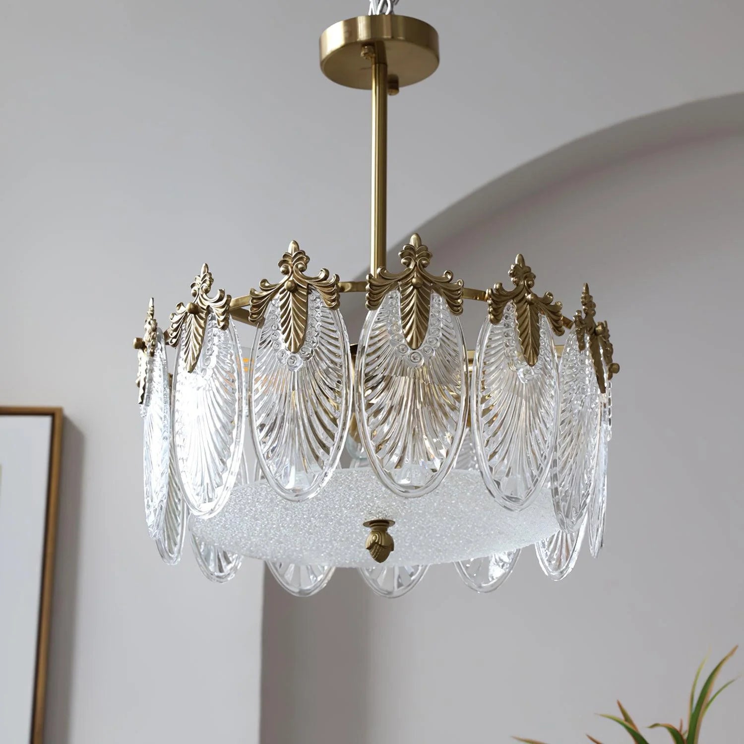 Lampadario in vetro rotondo intricato