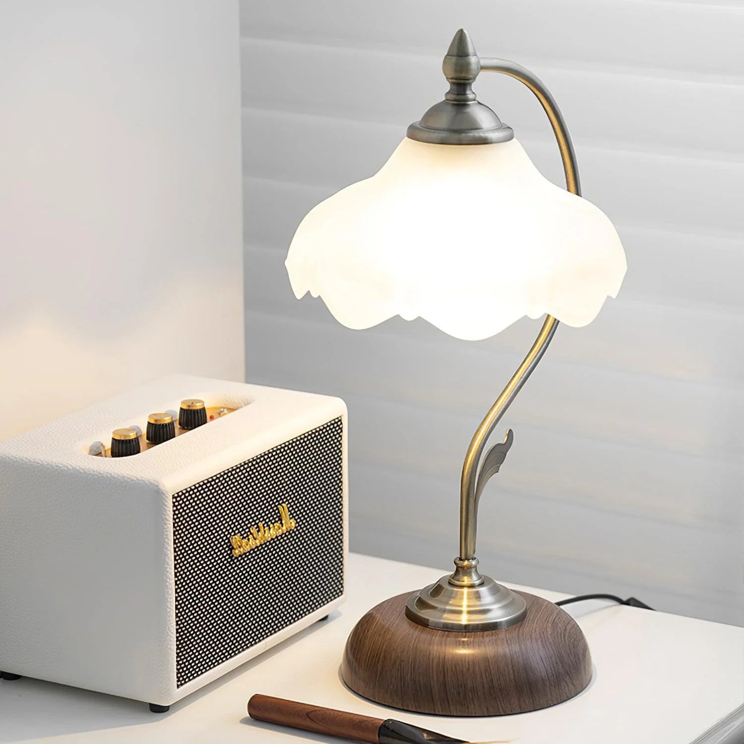 Vintage Flower Glass Table Lamp