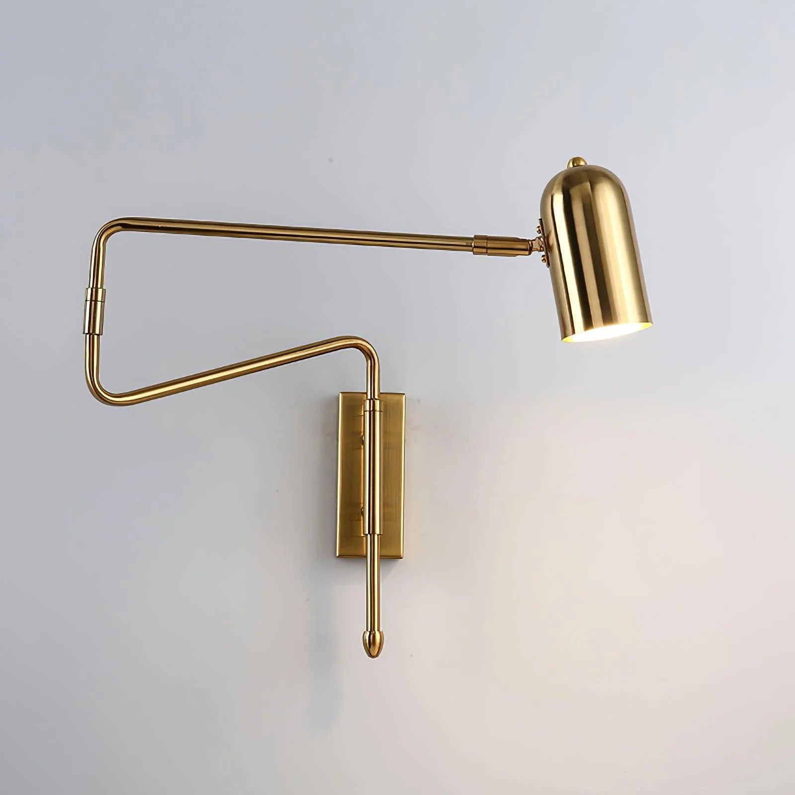 Stilfuld geometrisk arm jern væglampe