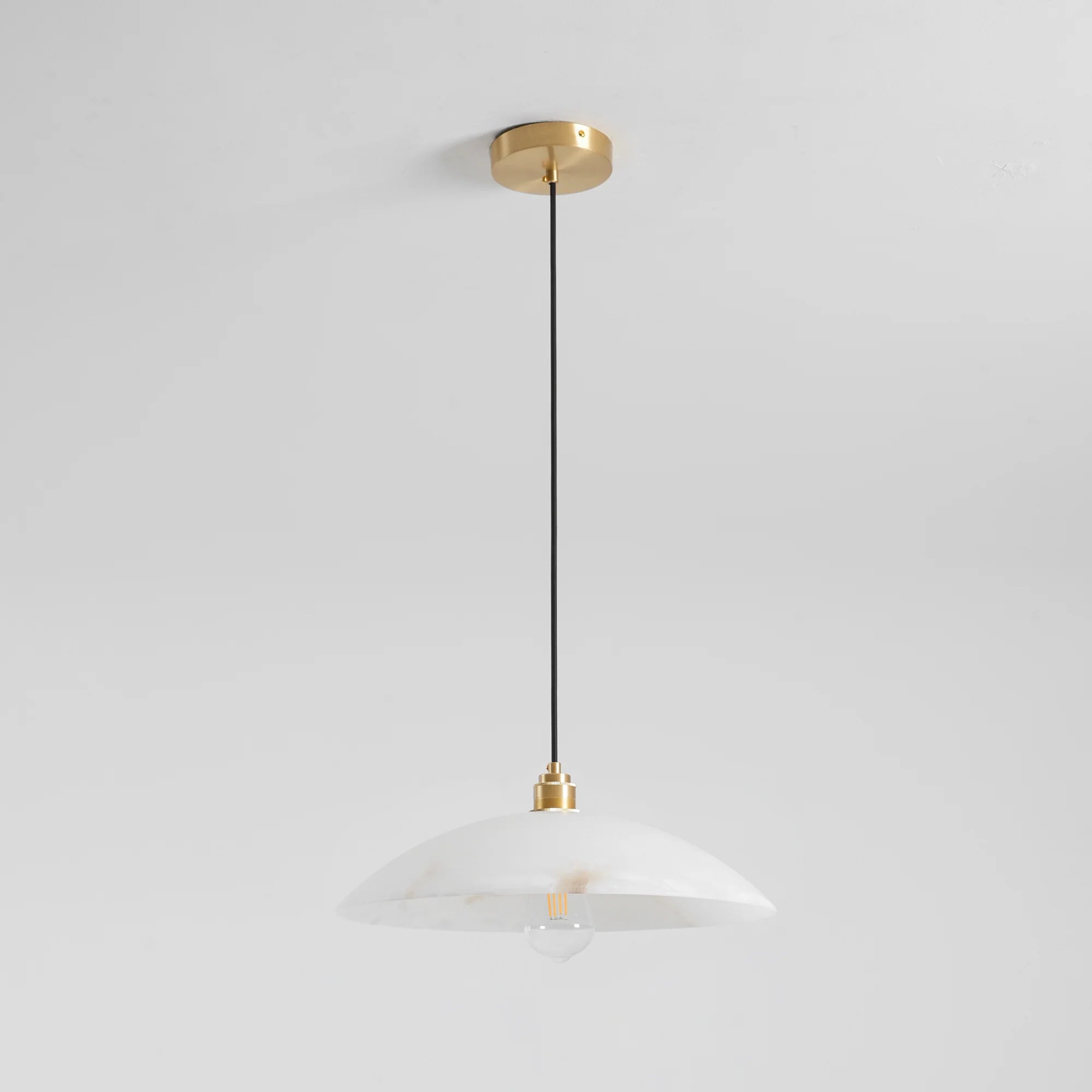 Moderne buet fad inspireret marmor pendellampe