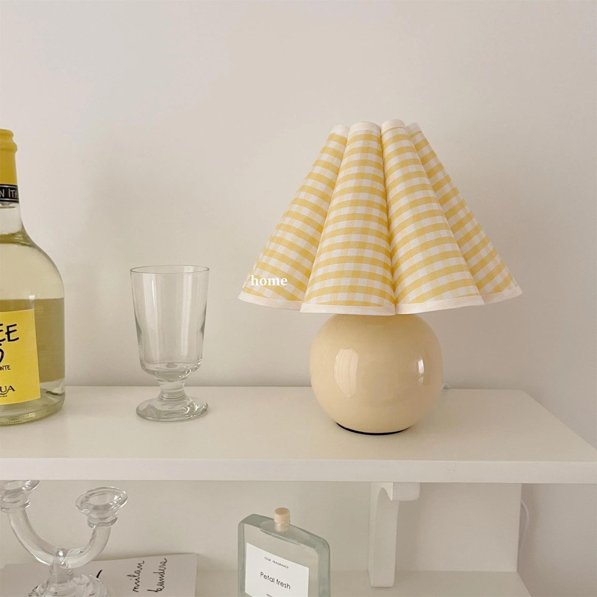 Classical Rounded Mushroom Fabric Table Lamp
