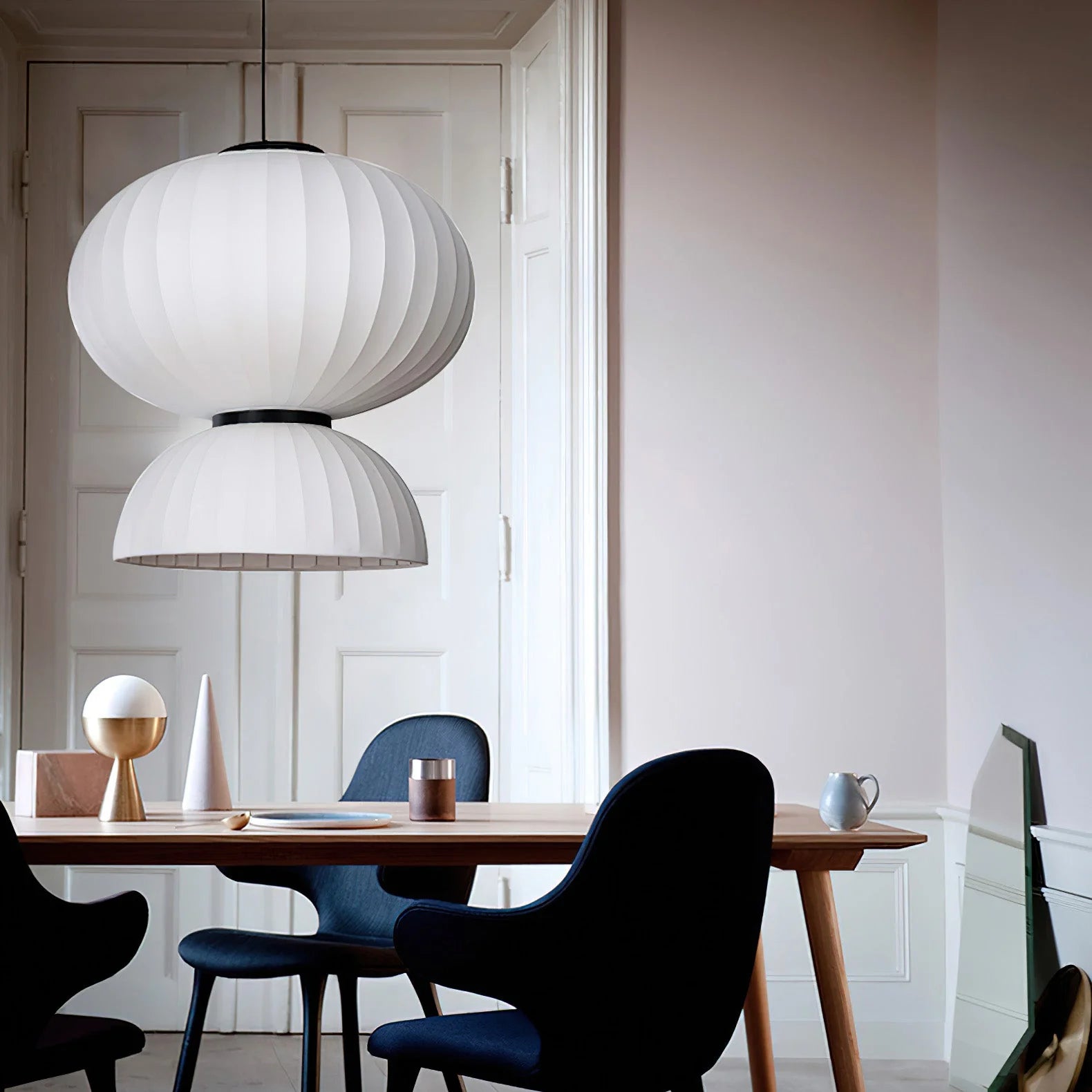 Suspension ronde minimaliste en soie