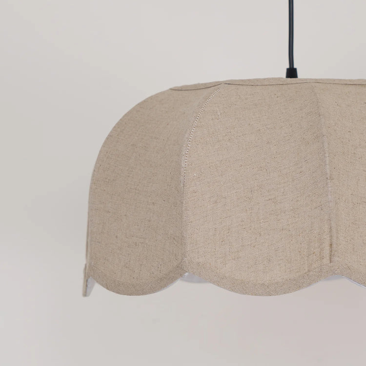 Klassisk pendellampe i stof med spidskanter