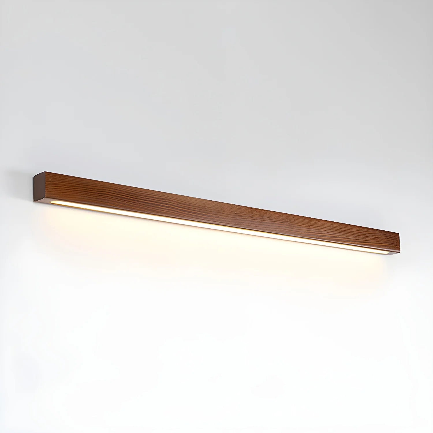 Lampada da parete contemporanea in legno Arlo