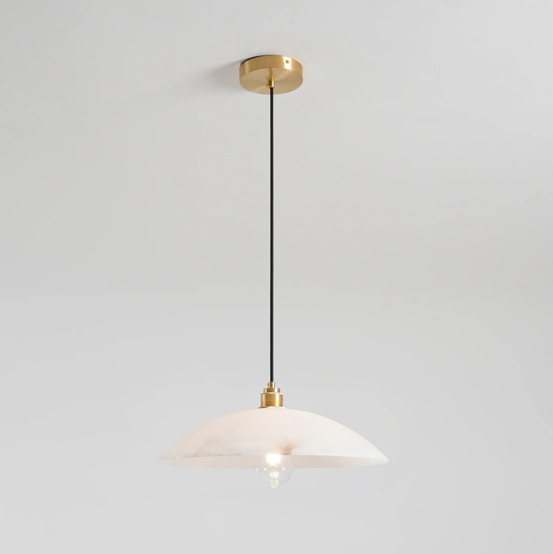 Moderne buet fad inspireret marmor pendellampe