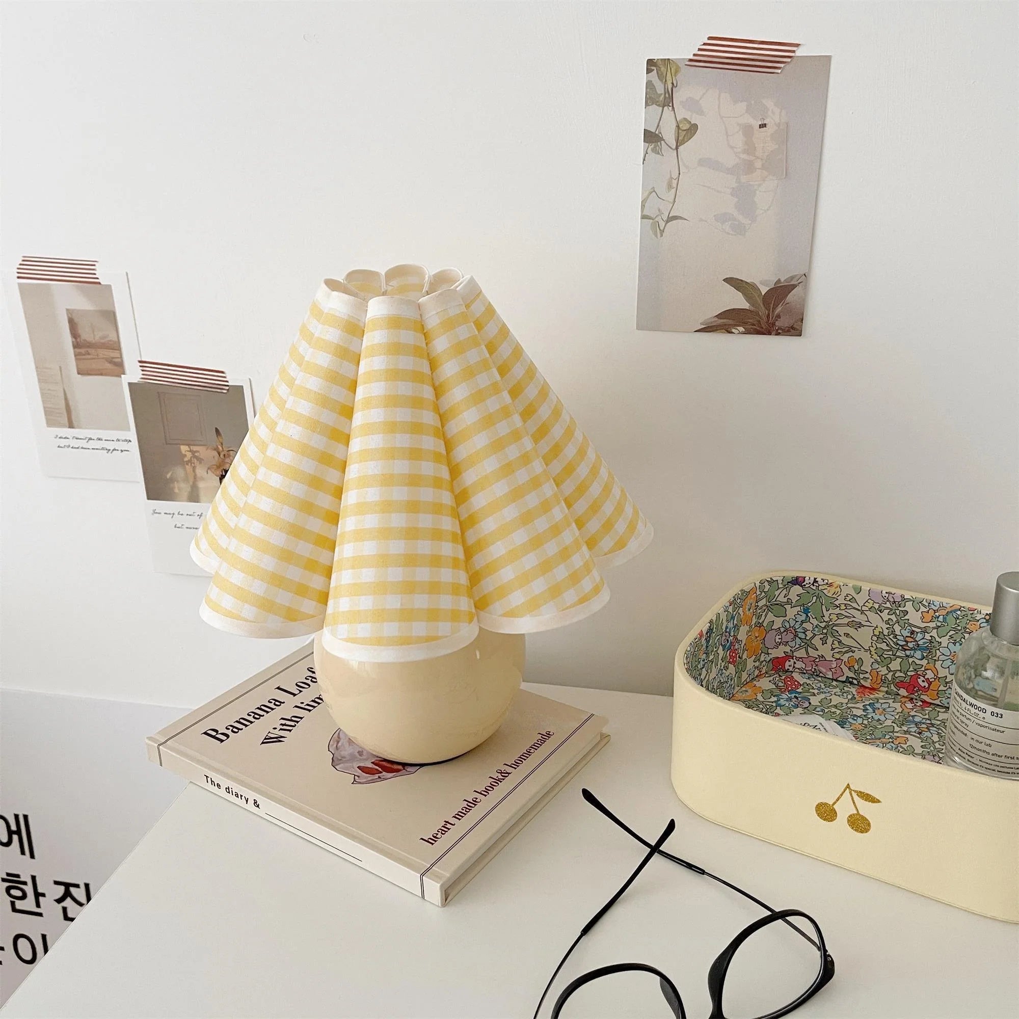Classical Rounded Mushroom Fabric Table Lamp