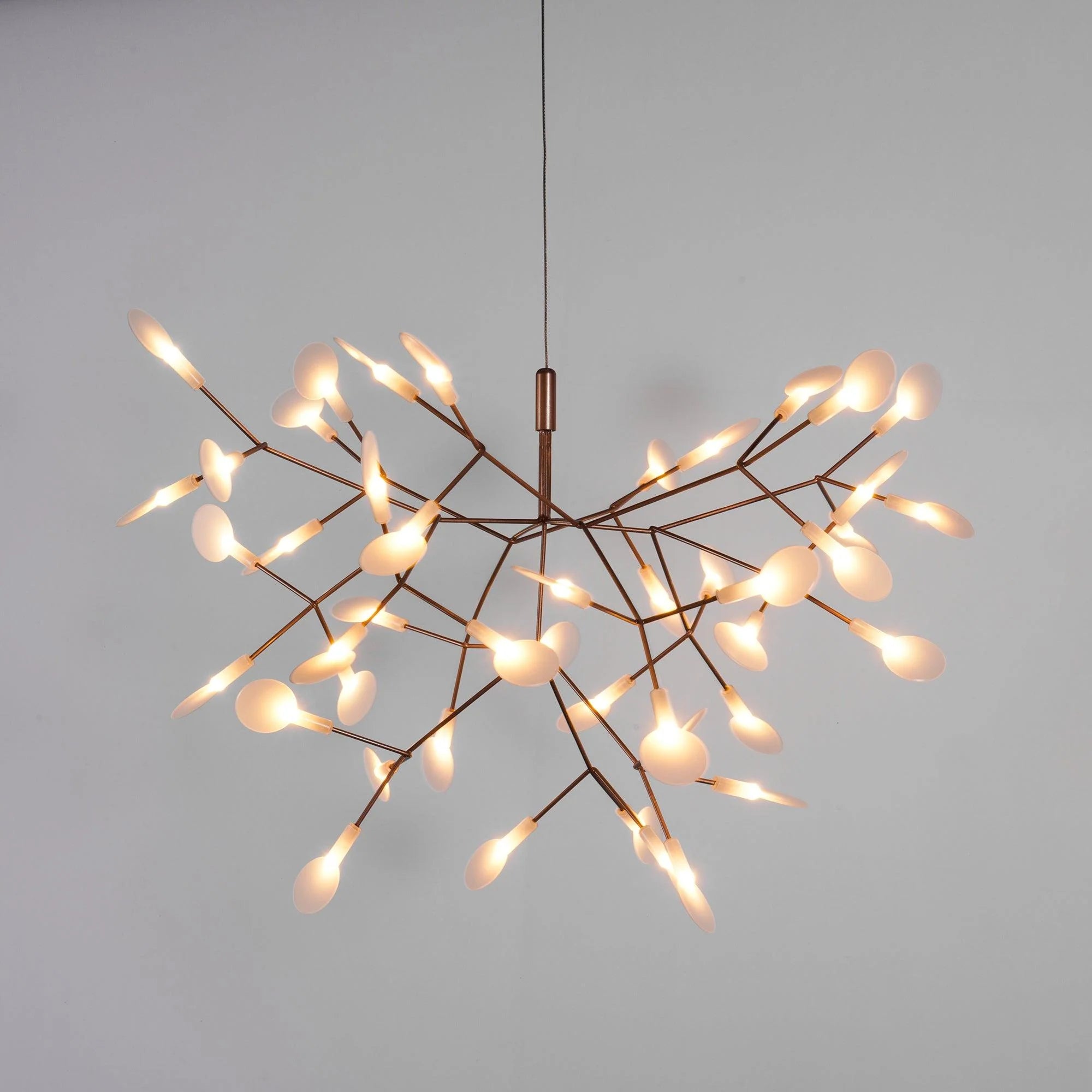 Lampadario luminoso in oro rosa