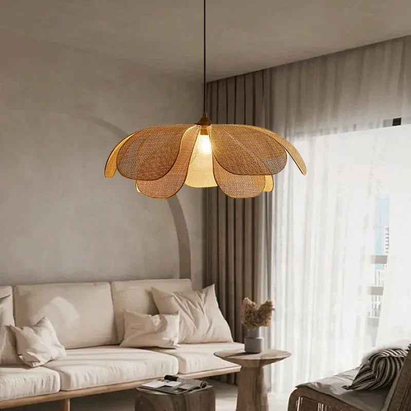 Lampada a sospensione in rattan floreale retrò
