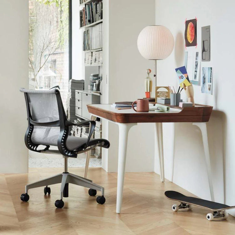 Klassisk afrundet silke bordlampe