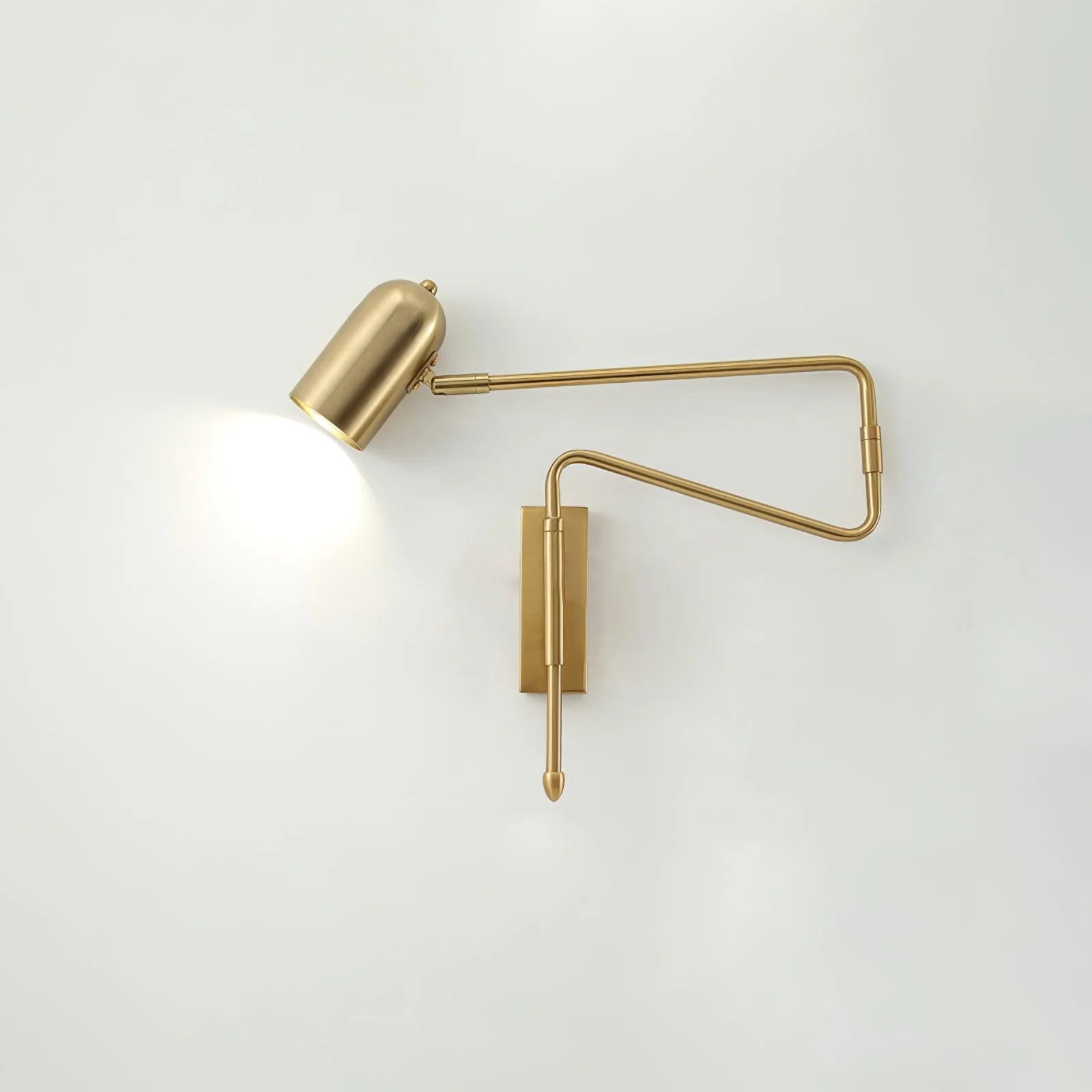 Stilfuld geometrisk arm jern væglampe