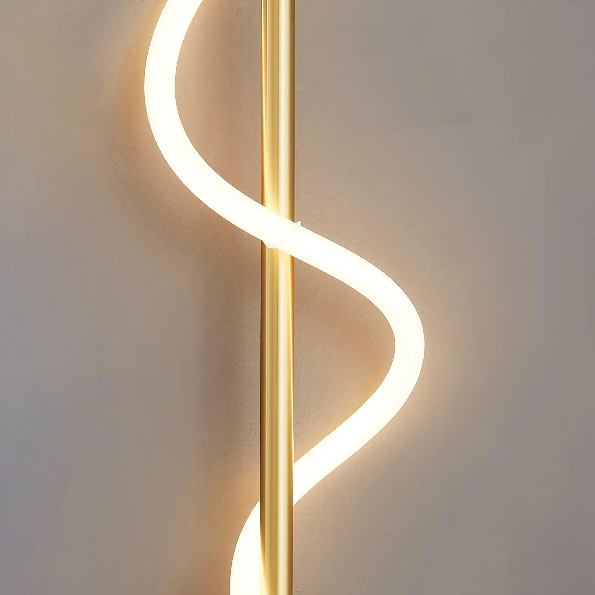Applique murale en fer au design élégant en spirale