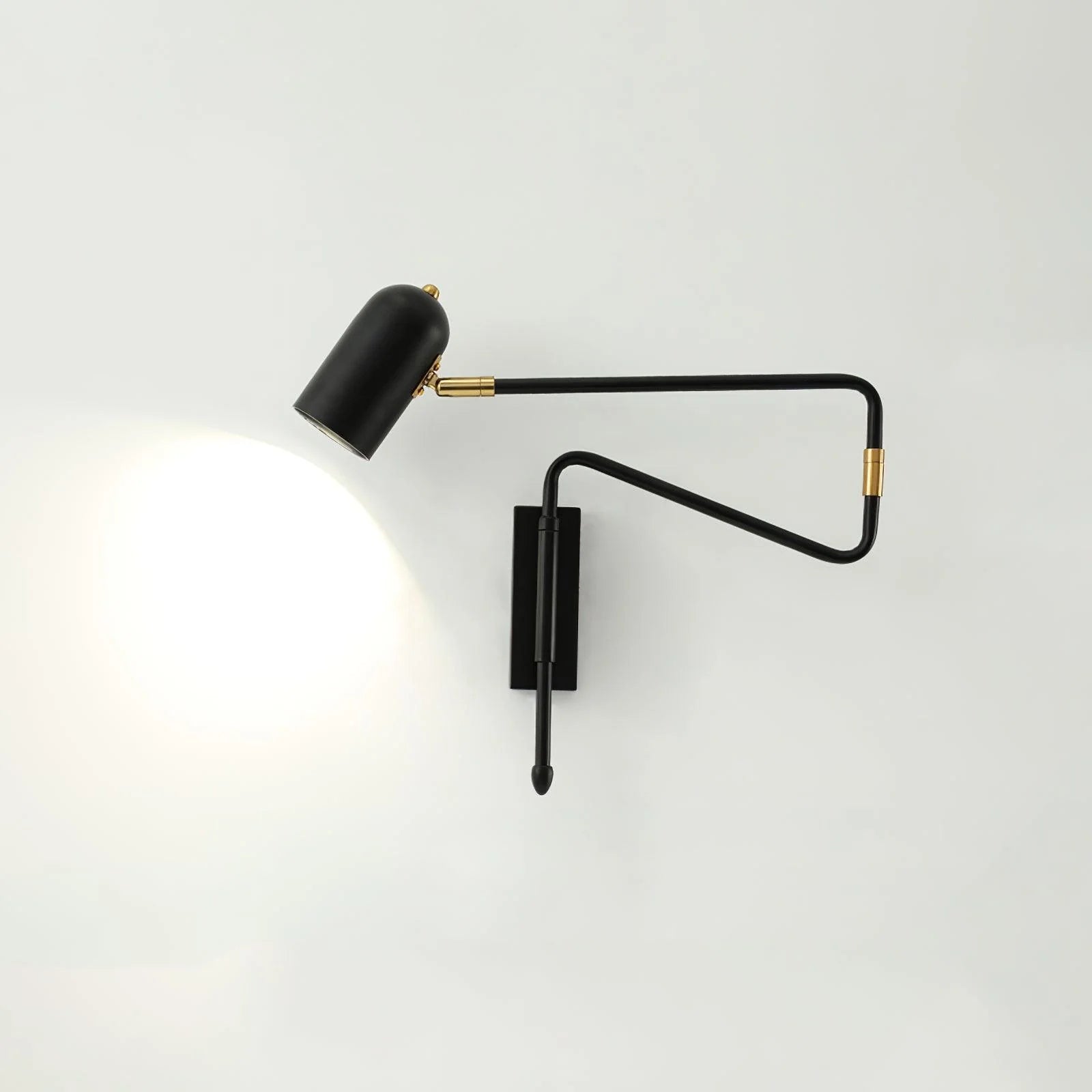 Stilfuld geometrisk arm jern væglampe