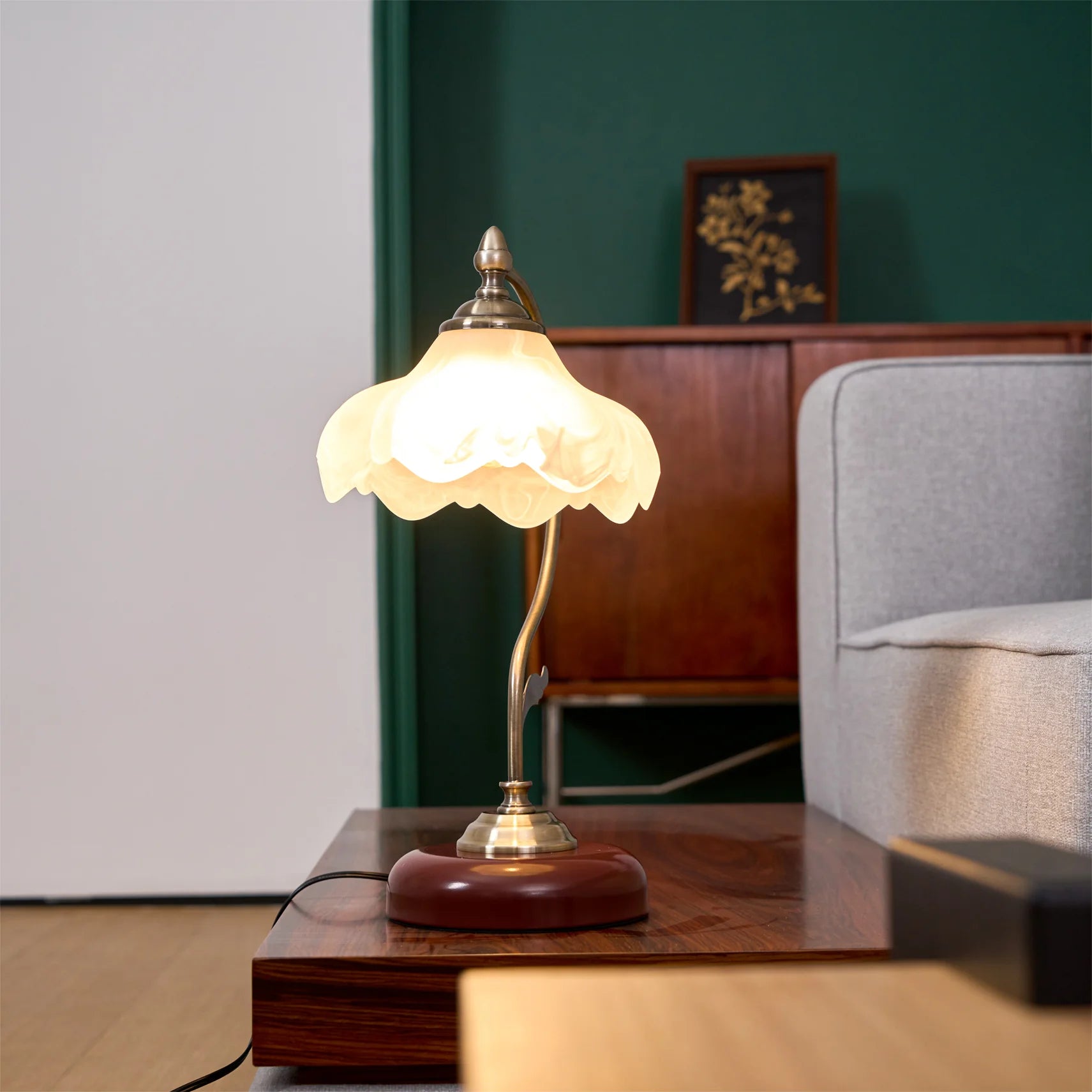 Vintage Flower Glass Table Lamp