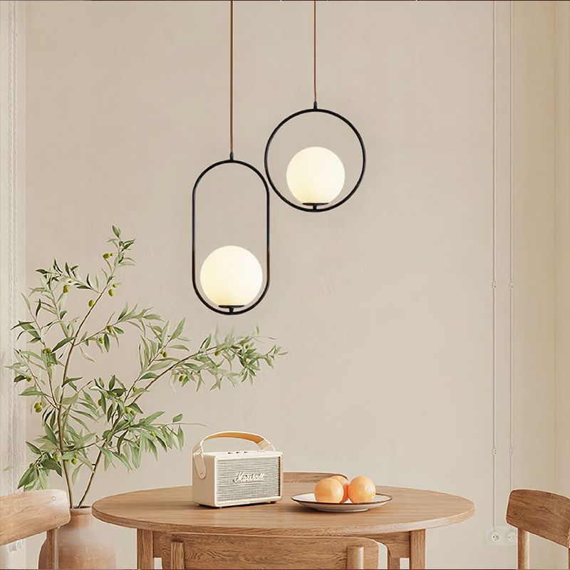 Lampadario moderno a sfera in vetro smerigliato Glarefusion