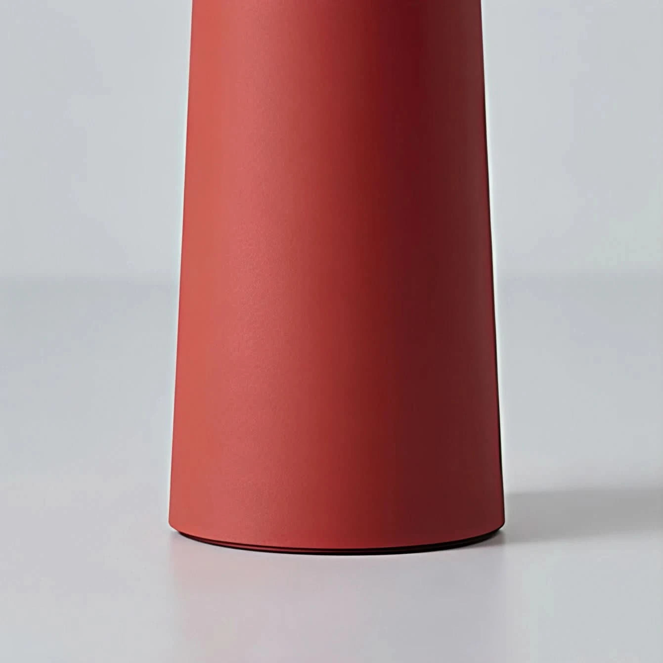 Lampada da tavolo dal design minimalista Glarefusion