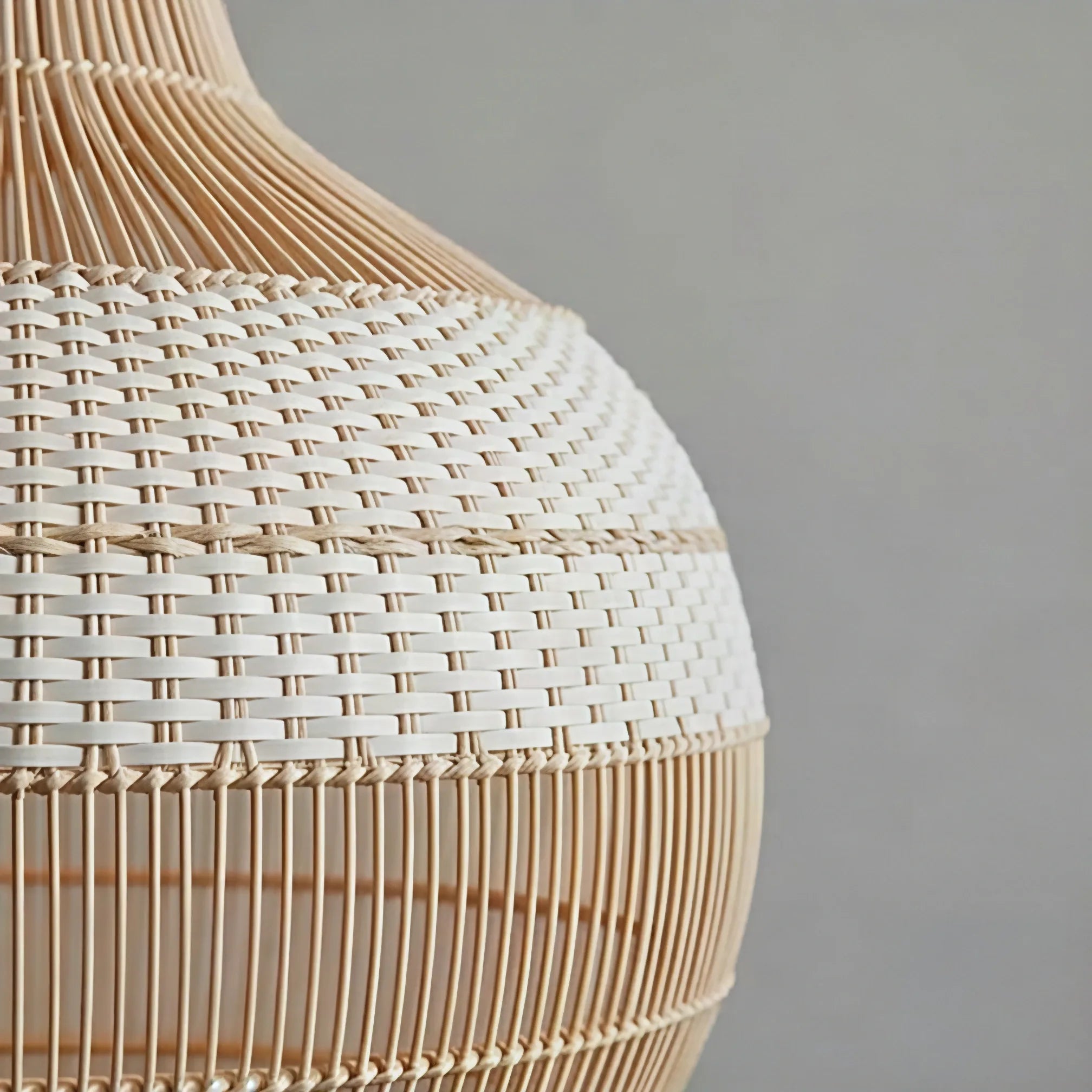 Lampada a sospensione classica rotonda in rattan