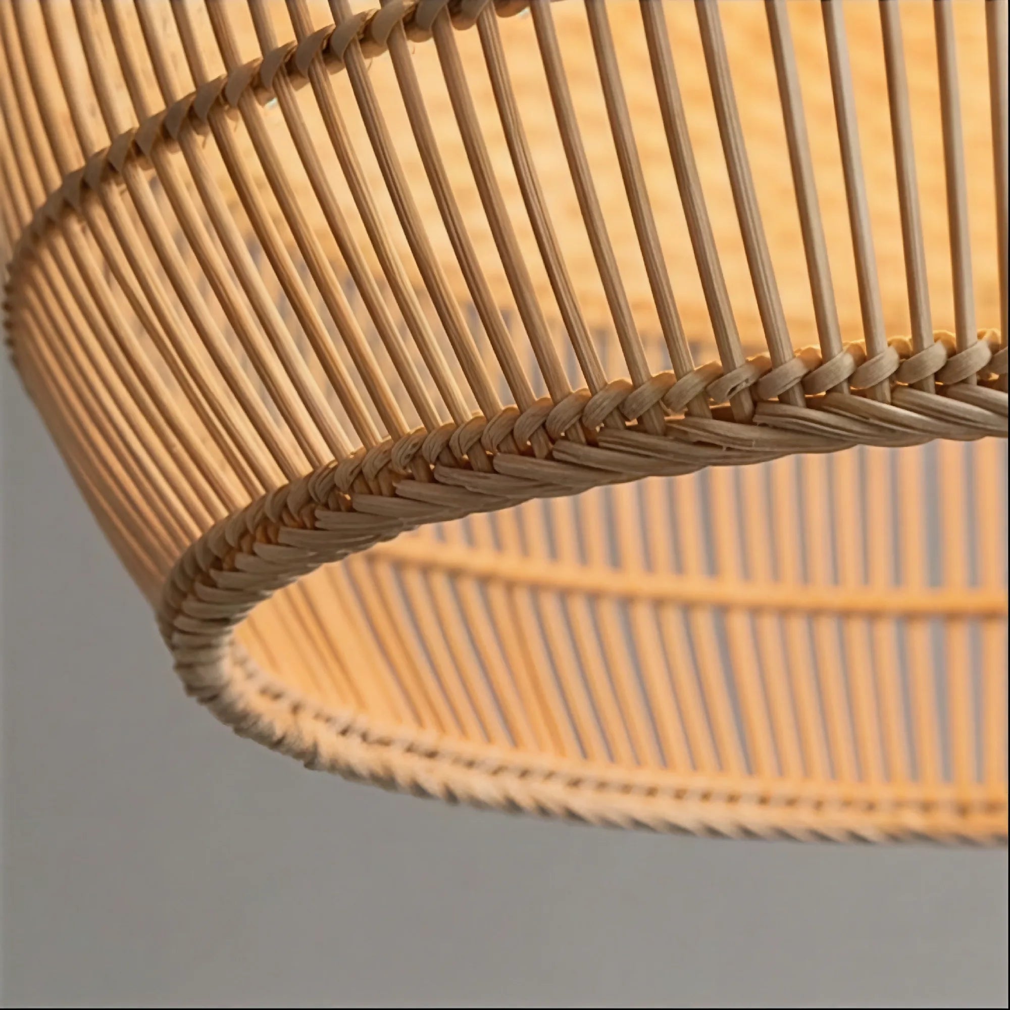 Lampada a sospensione classica rotonda in rattan