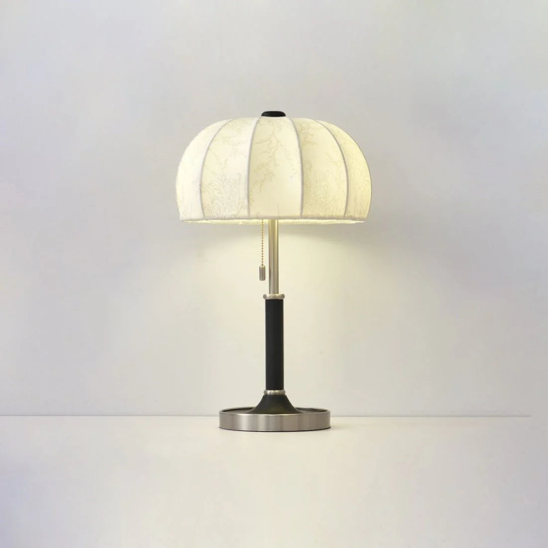 Lampe de table rétro en tissu à dôme nervuré