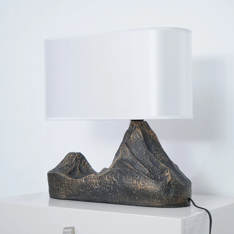 Stilfuld Stone Resin Bordlampe