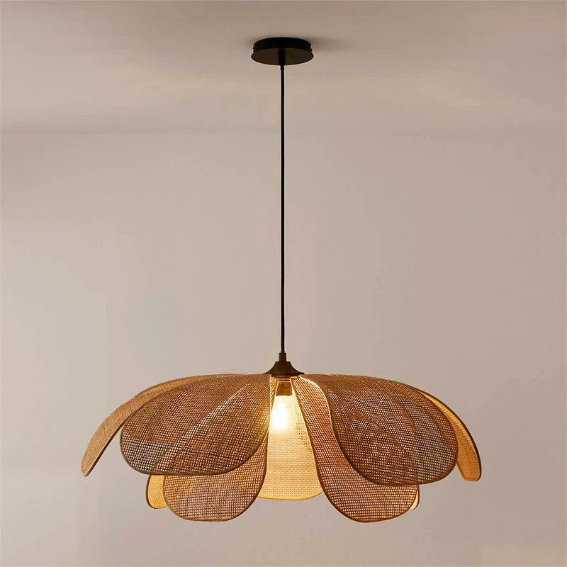 Lampada a sospensione in rattan floreale retrò