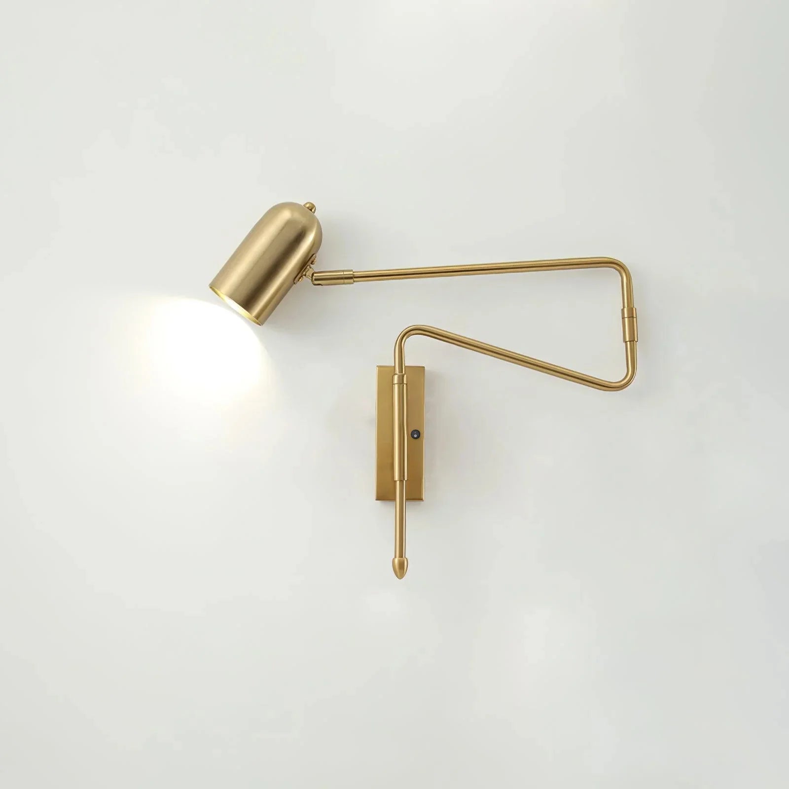 Stilfuld geometrisk arm jern væglampe