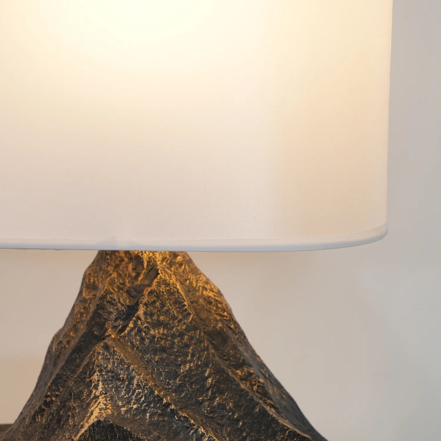 Stylish Stone Resin Table Lamp