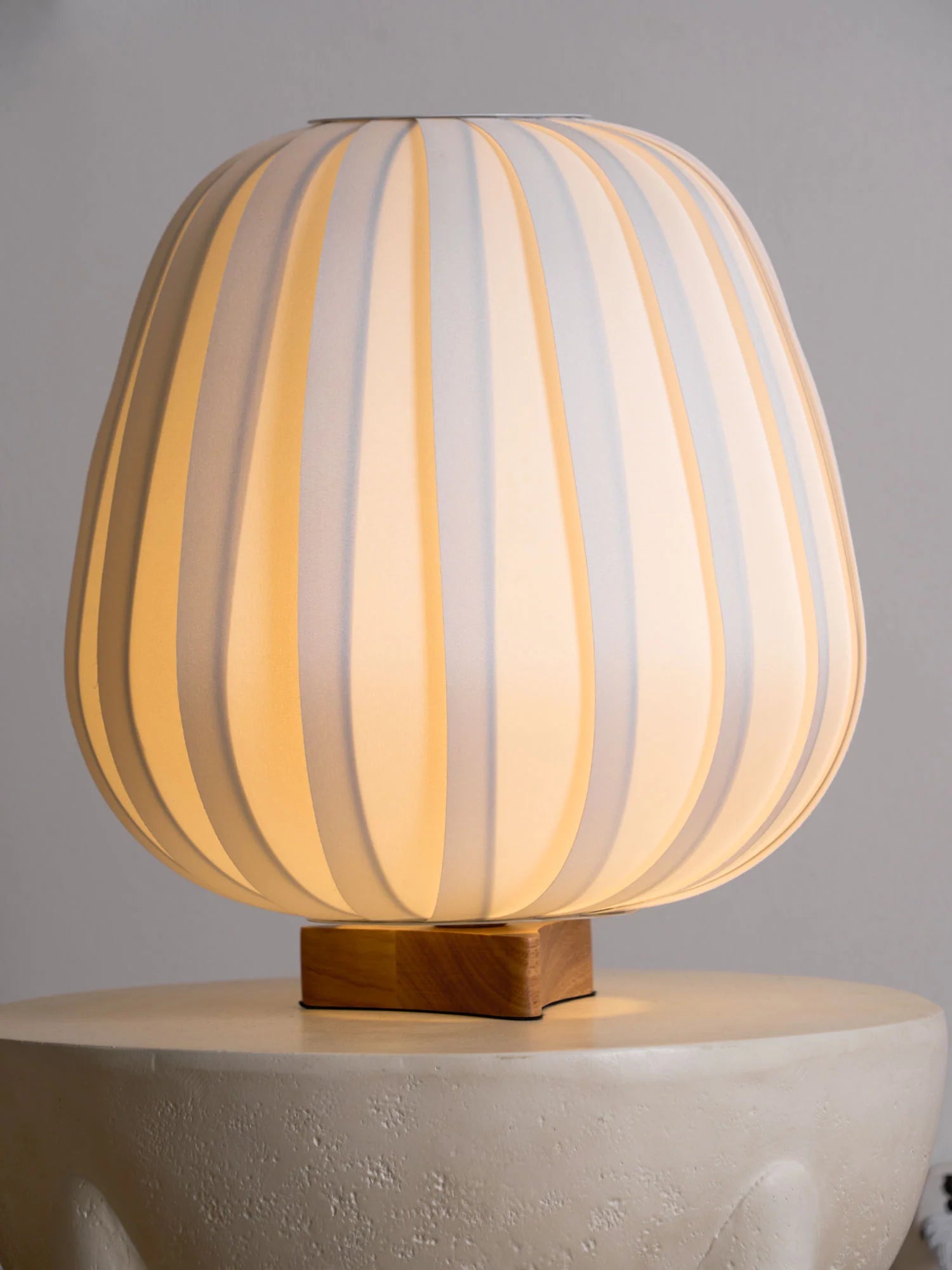 Classic Round Fabric Table Lamp
