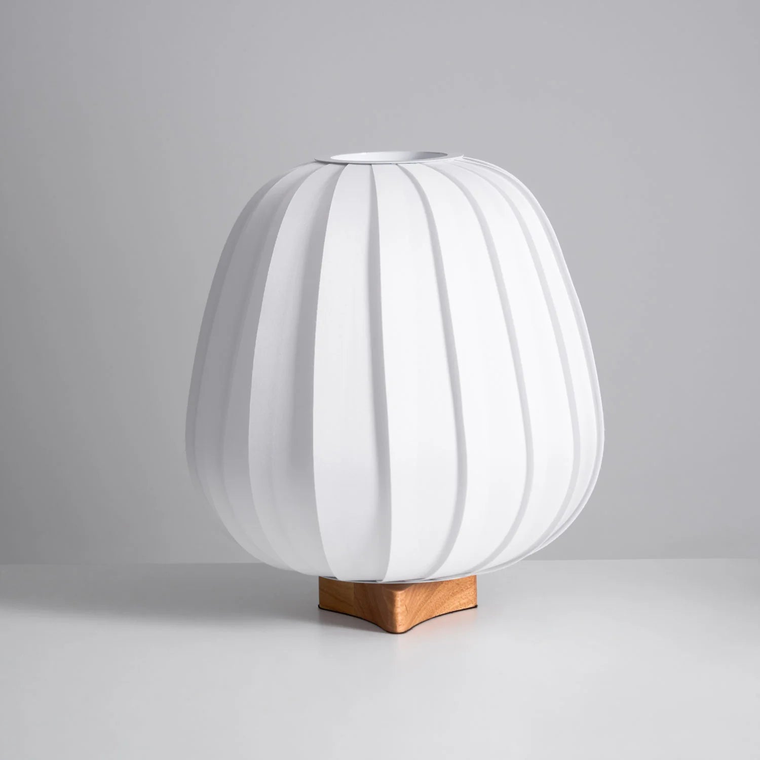 Classic Round Fabric Table Lamp