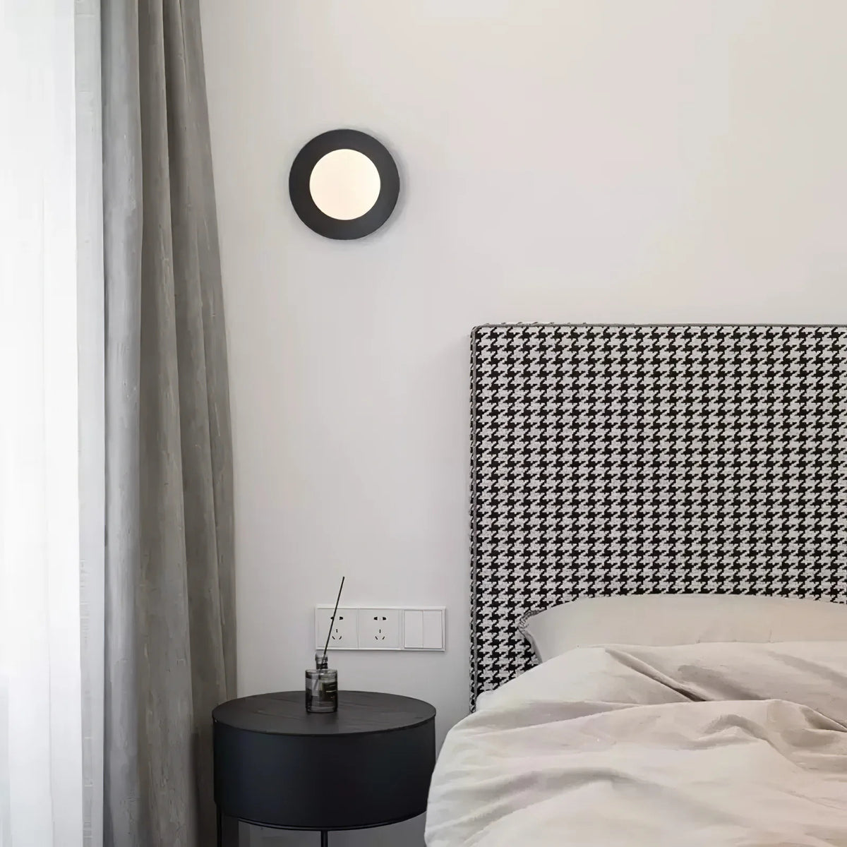 Aura Art Wall Sconce
