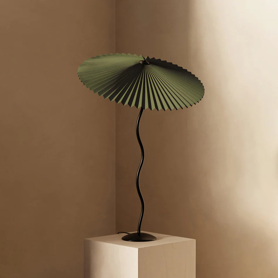 Classic Curva Metal Table Lamp
