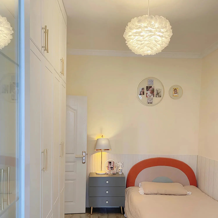 Trendy afrundet fjer pendel