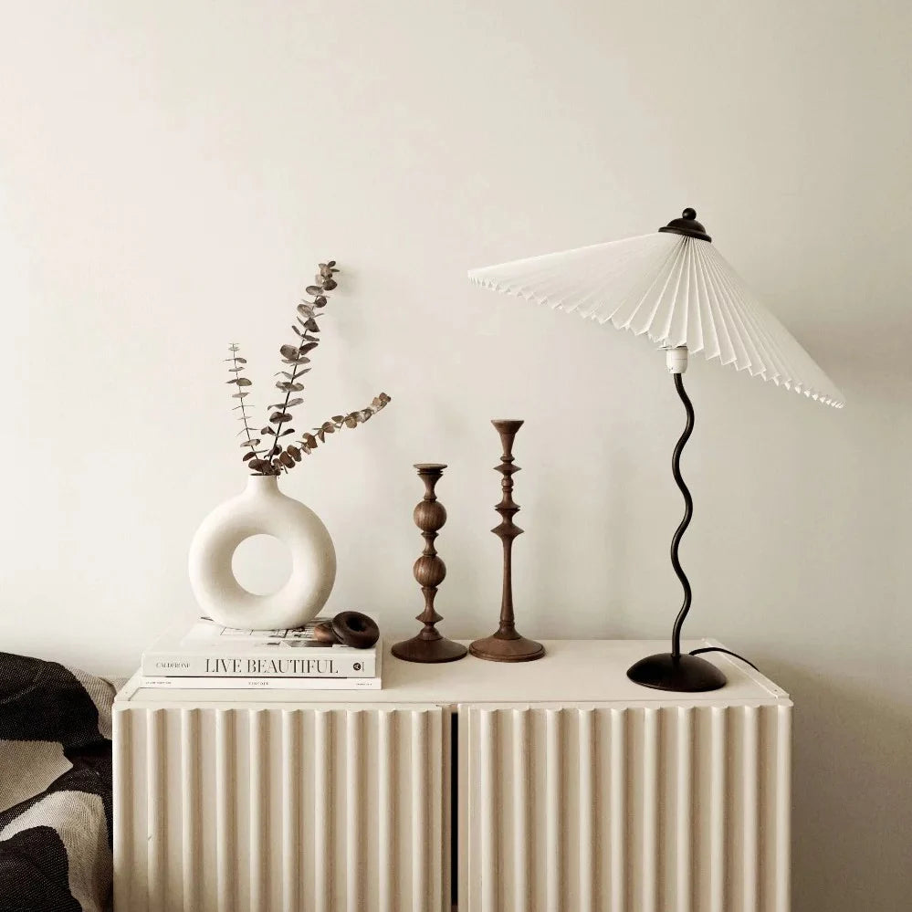 Classic Curva Metal Table Lamp