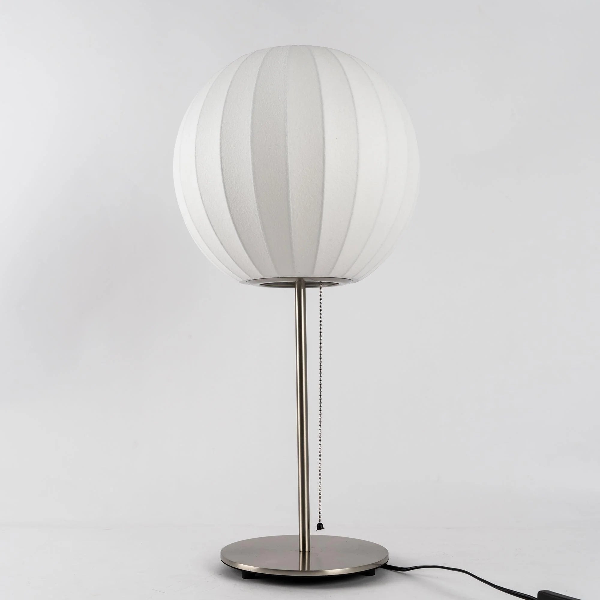 Lampe de table classique arrondie en soie
