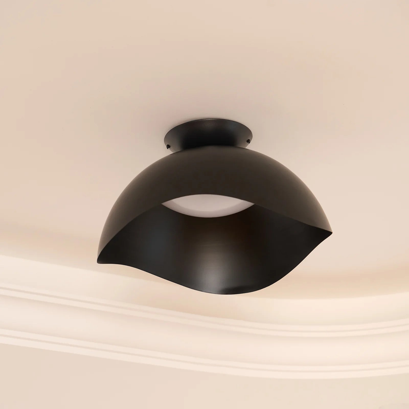 Lampada da soffitto a flusso tranquillo