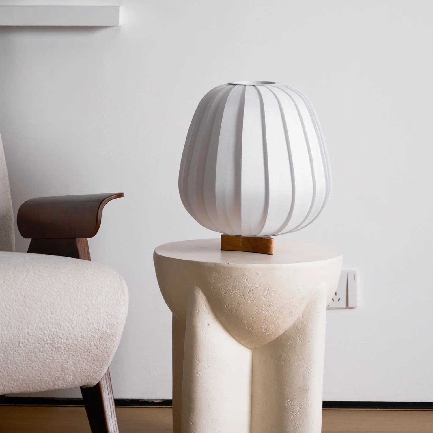 Classic Round Fabric Table Lamp