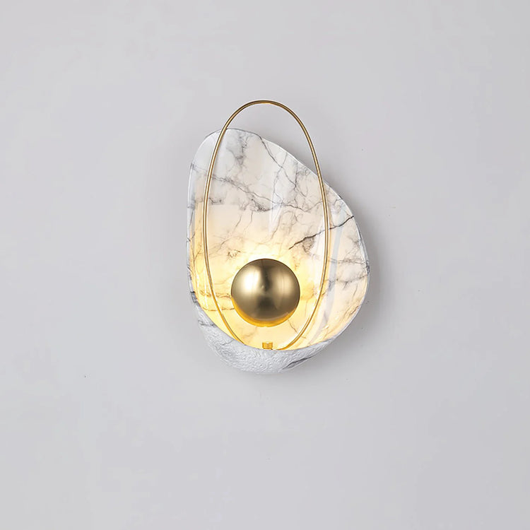 Stilfuld Pearl Resin væglampe