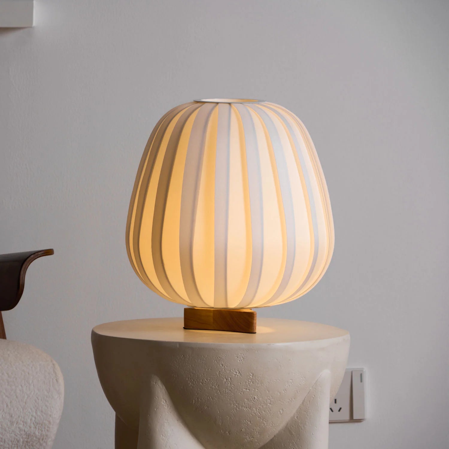 Classic Round Fabric Table Lamp