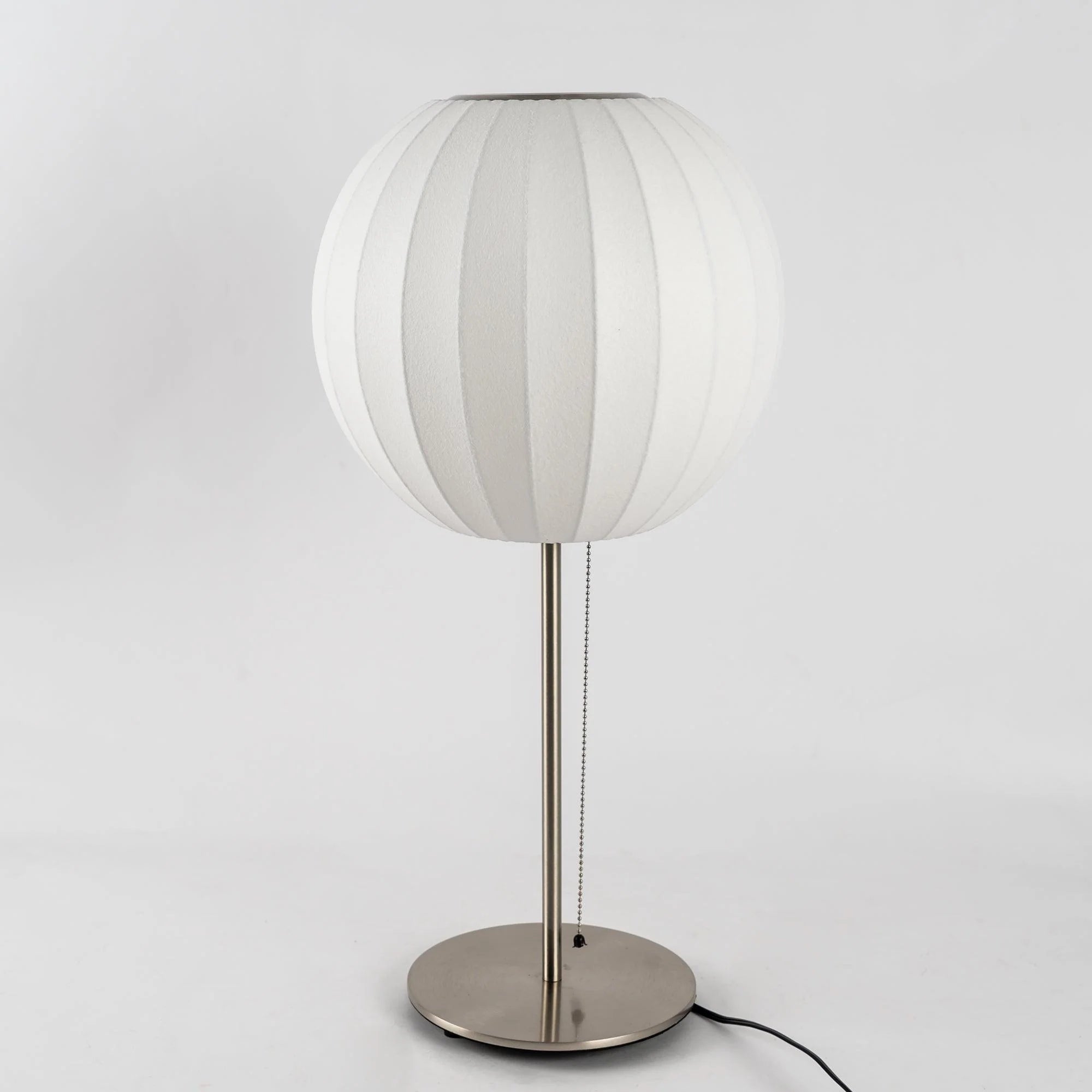 Lampe de table classique arrondie en soie