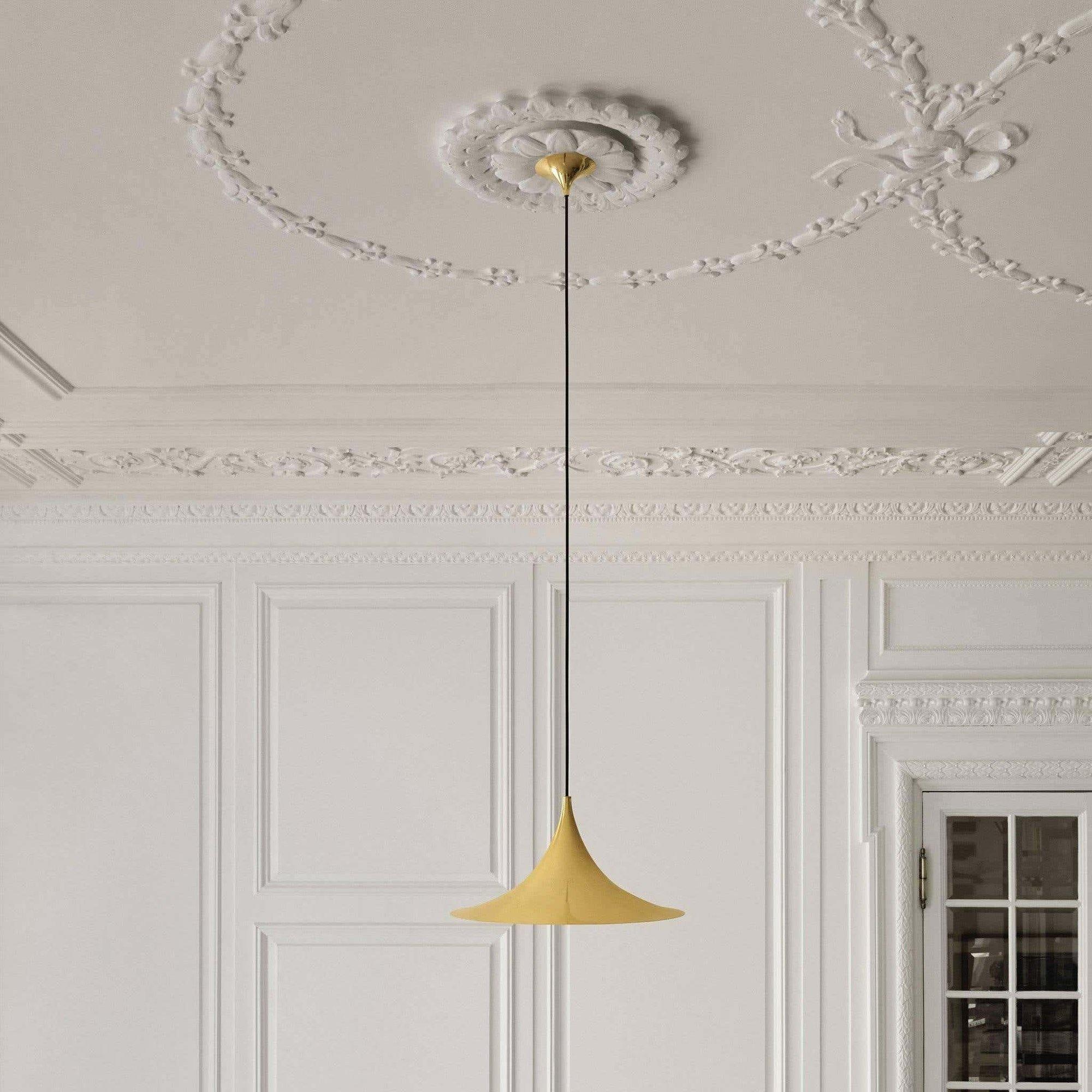 Stilfuld buelampe i aluminium