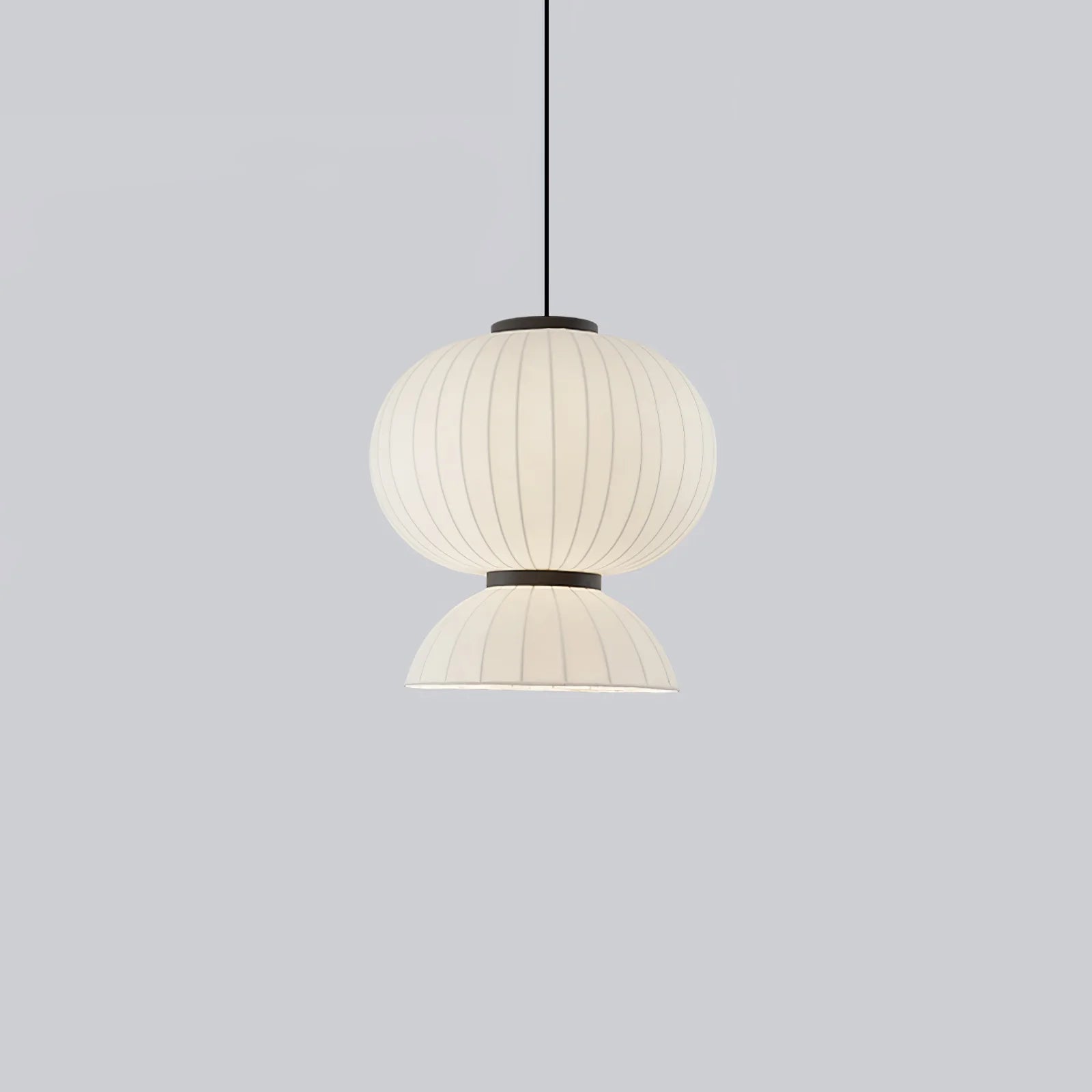 Suspension ronde minimaliste en soie