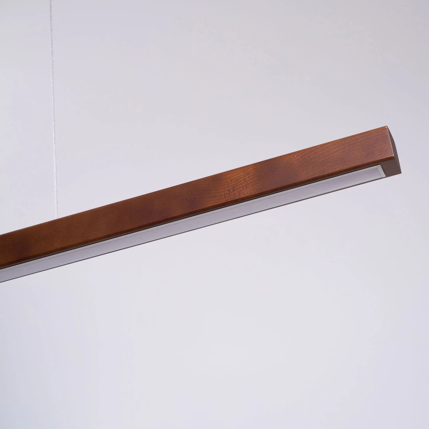 Lampada a sospensione lineare Timberline