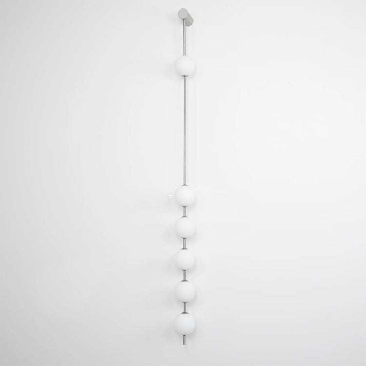 Raffineret Linea Orb messing væglampe